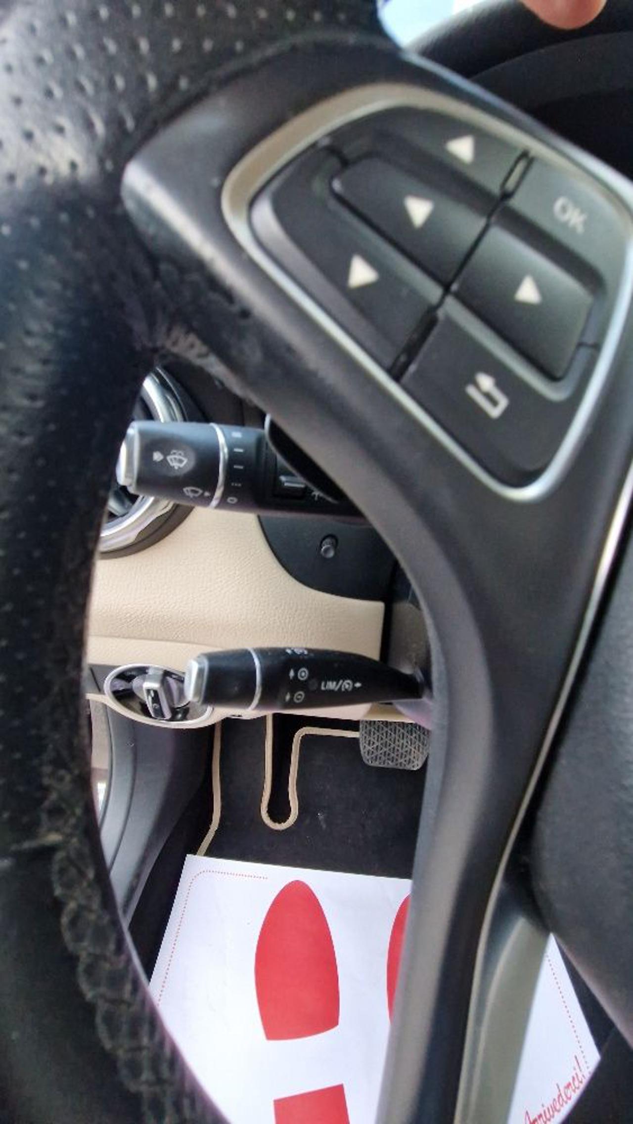 MERCEDES-BENZ GLA 180 d Automatic Premium - 14