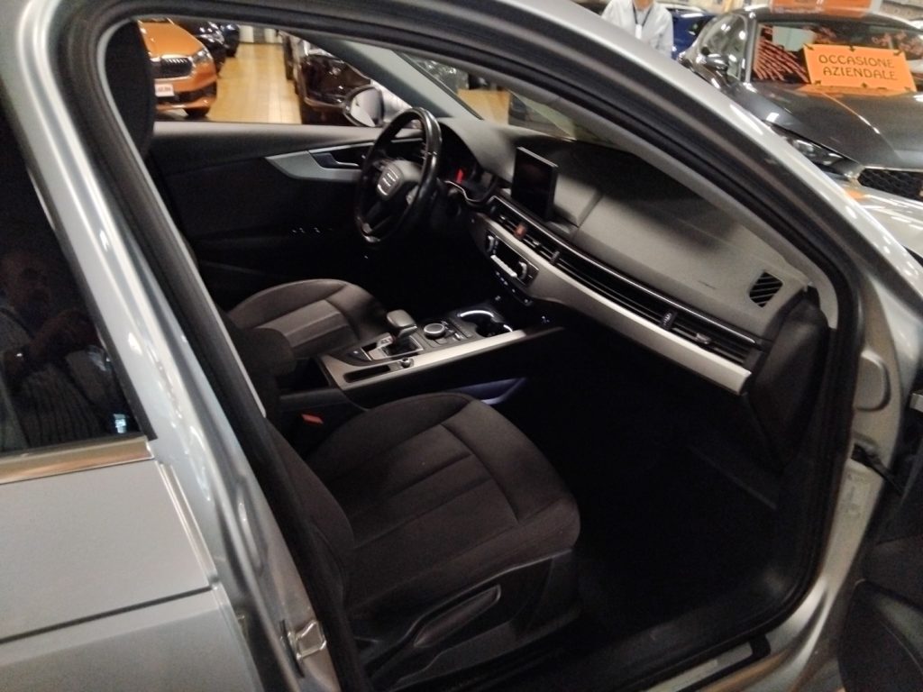 AUDI A4 Avant 30 TDI S tr. Busin. EVO 17C/GRIMALDI SP.DAY - 14