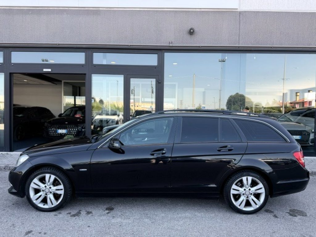 Clicca per ingrandire C 220 - CDI 170cv S.W. BlueEFFICIENCY Executive
