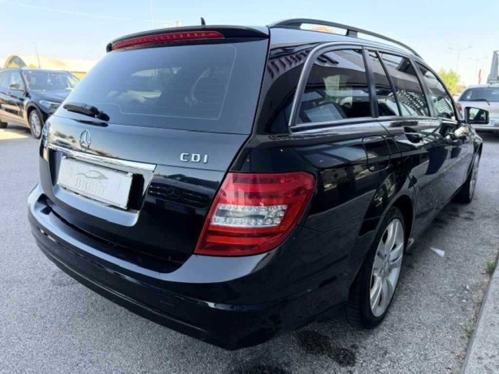 Clicca per ingrandire C 220 - CDI 170cv S.W. BlueEFFICIENCY Executive