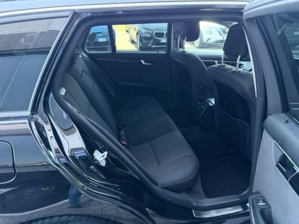 Clicca per ingrandire C 220 - CDI 170cv S.W. BlueEFFICIENCY Executive