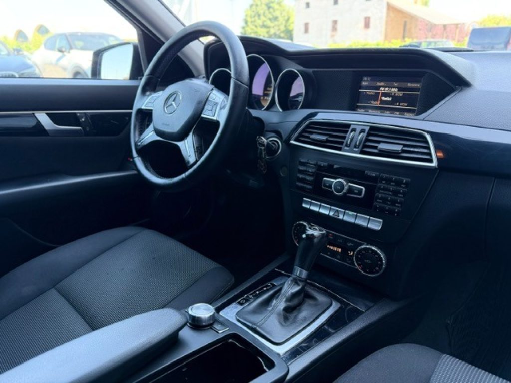 Clicca per ingrandire C 220 - CDI 170cv S.W. BlueEFFICIENCY Executive
