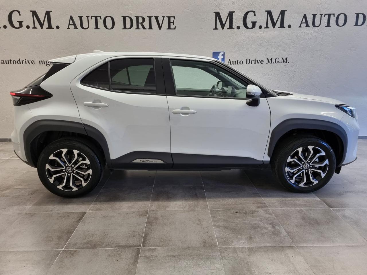 TOYOTA Yaris Cross 1.5 Hybrid 5p. E-CVT Trend - 4