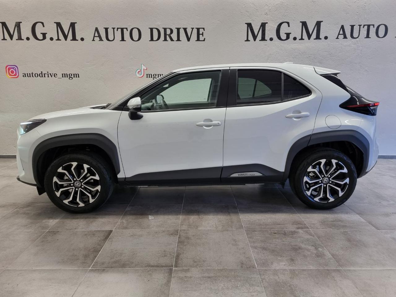 TOYOTA Yaris Cross 1.5 Hybrid 5p. E-CVT Trend - 2
