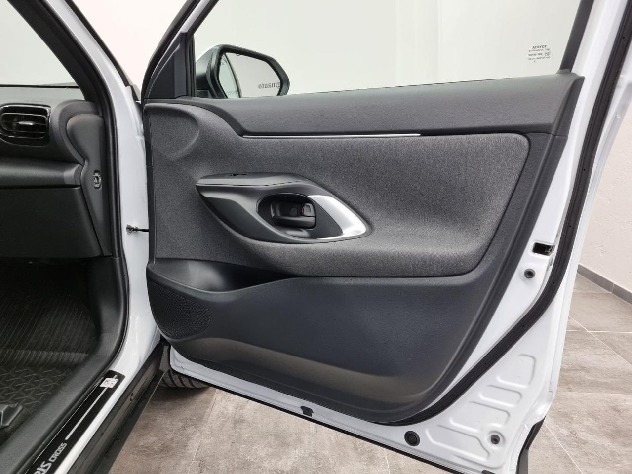 TOYOTA Yaris Cross 1.5 Hybrid 5p. E-CVT Trend - 28