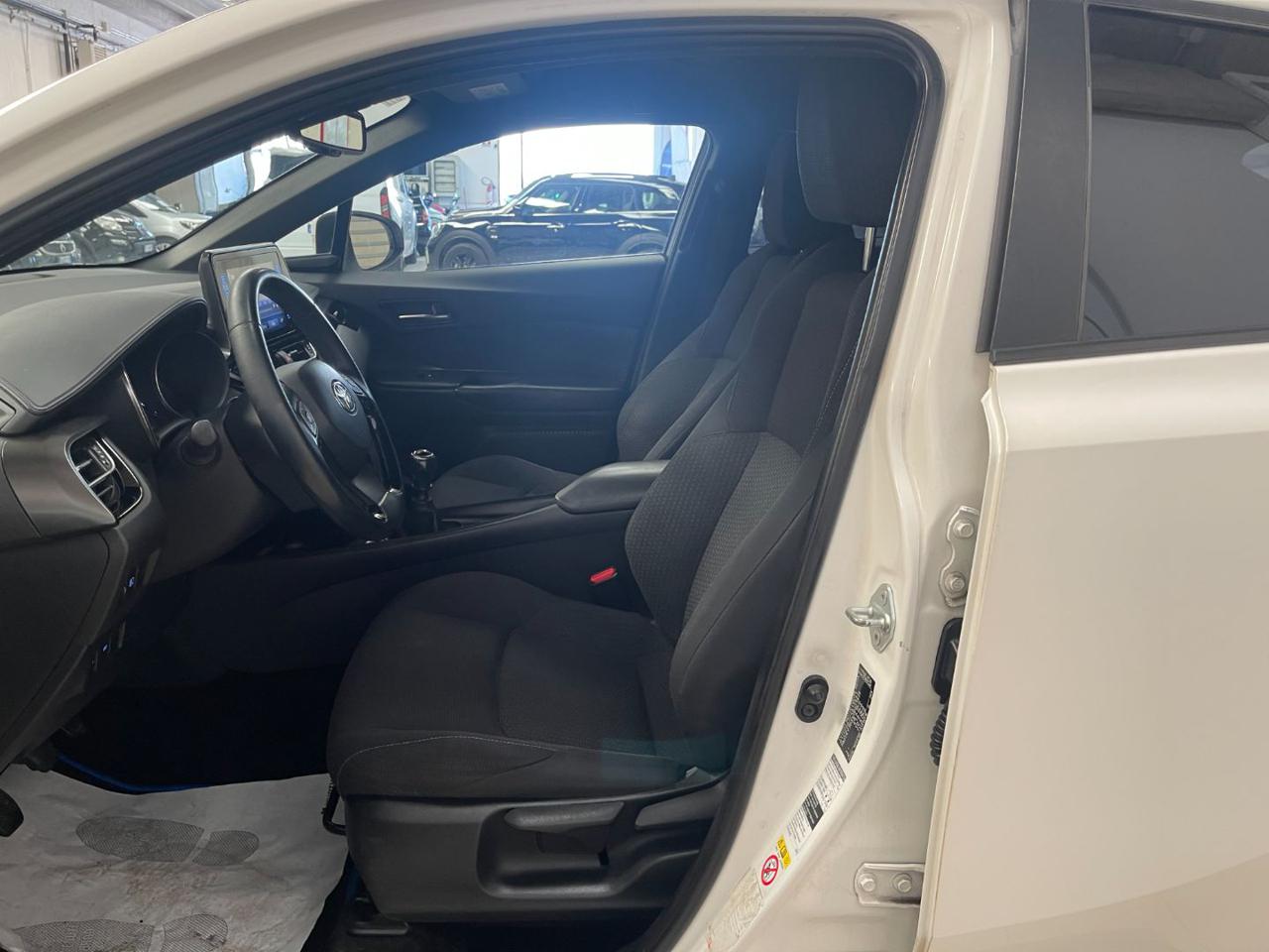 C-HR 9