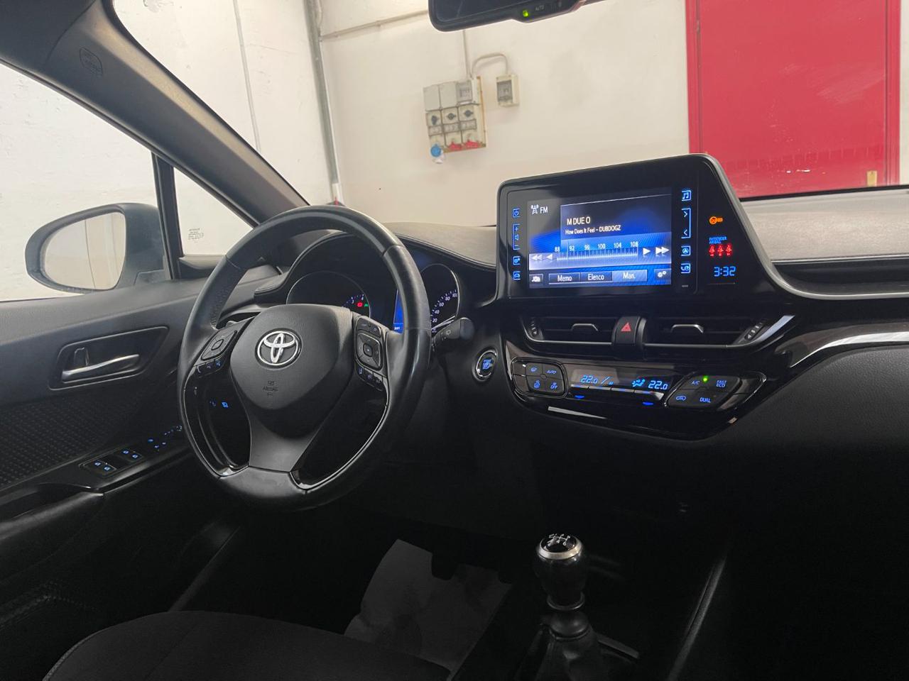 C-HR 15