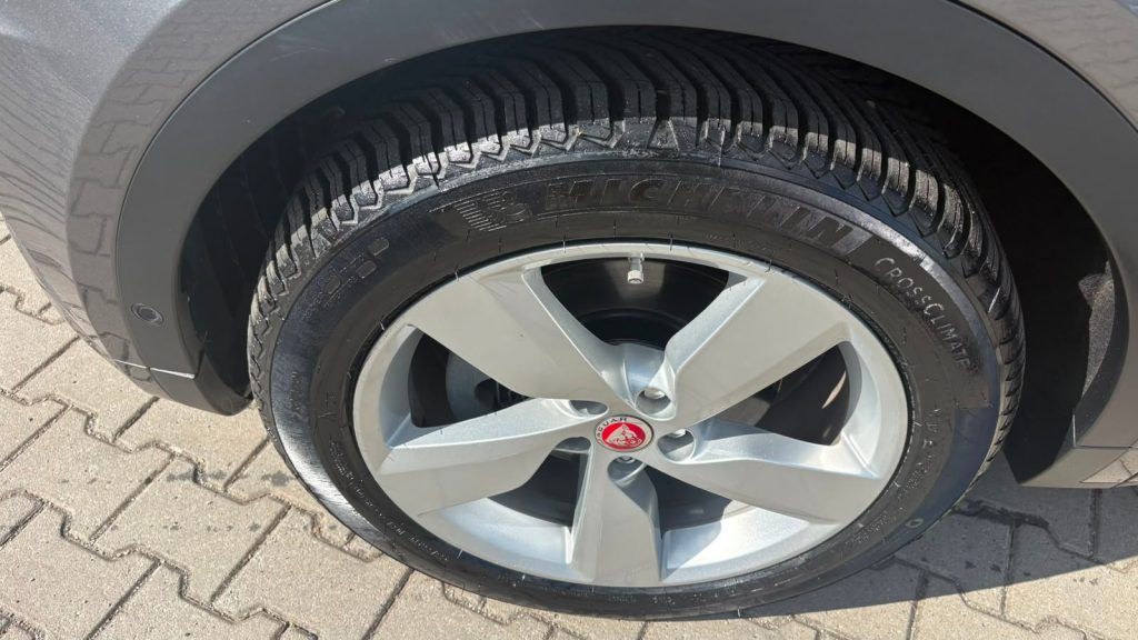 JAGUAR E-Pace 2.0D 150 CV AWD aut. R-Dynamic - 6