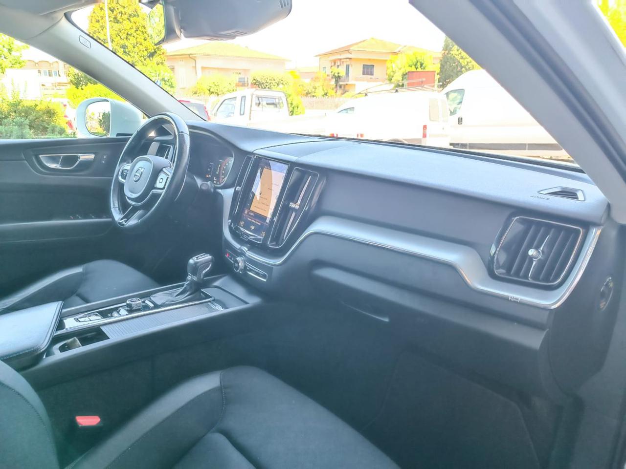 VOLVO XC60 D4 AWD Geartronic Business - 13