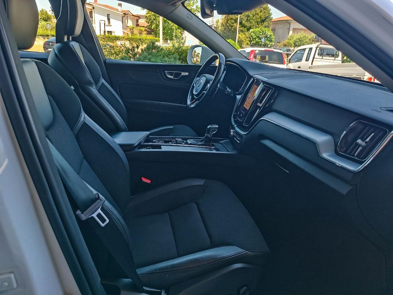 VOLVO XC60 D4 AWD Geartronic Business - 14