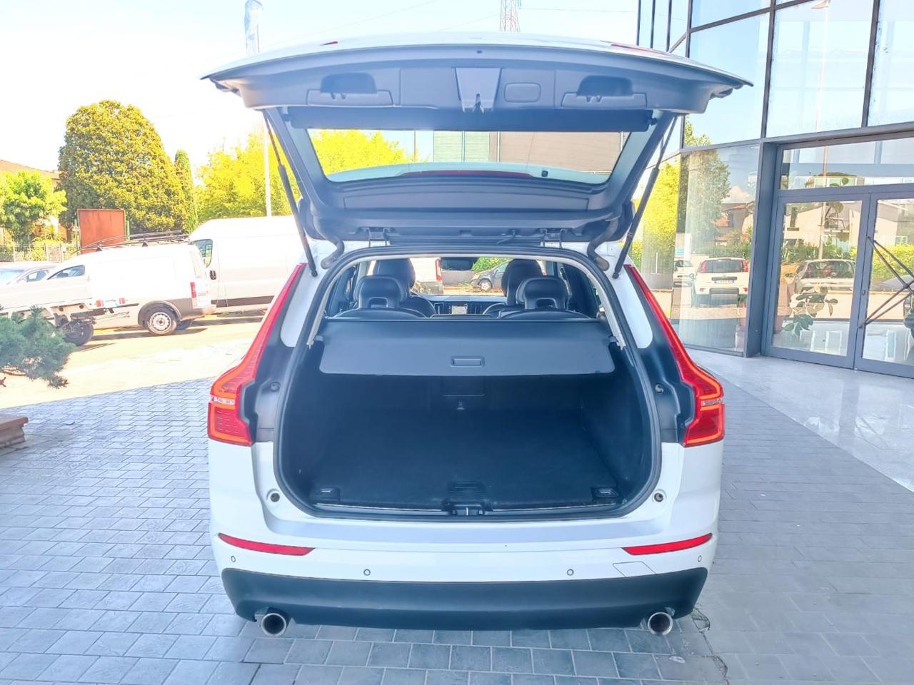 VOLVO XC60 D4 AWD Geartronic Business - 17