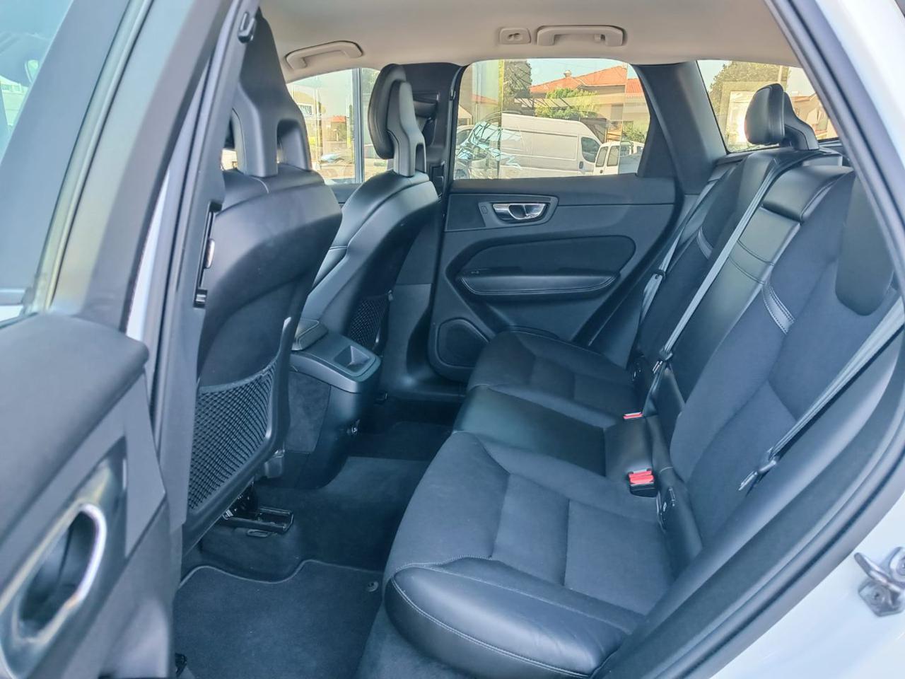 VOLVO XC60 D4 AWD Geartronic Business - 20