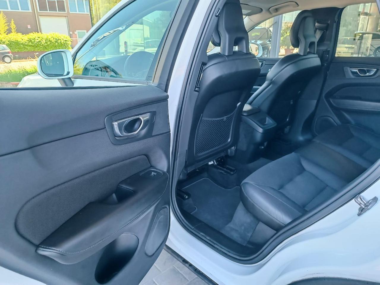 VOLVO XC60 D4 AWD Geartronic Business - 22