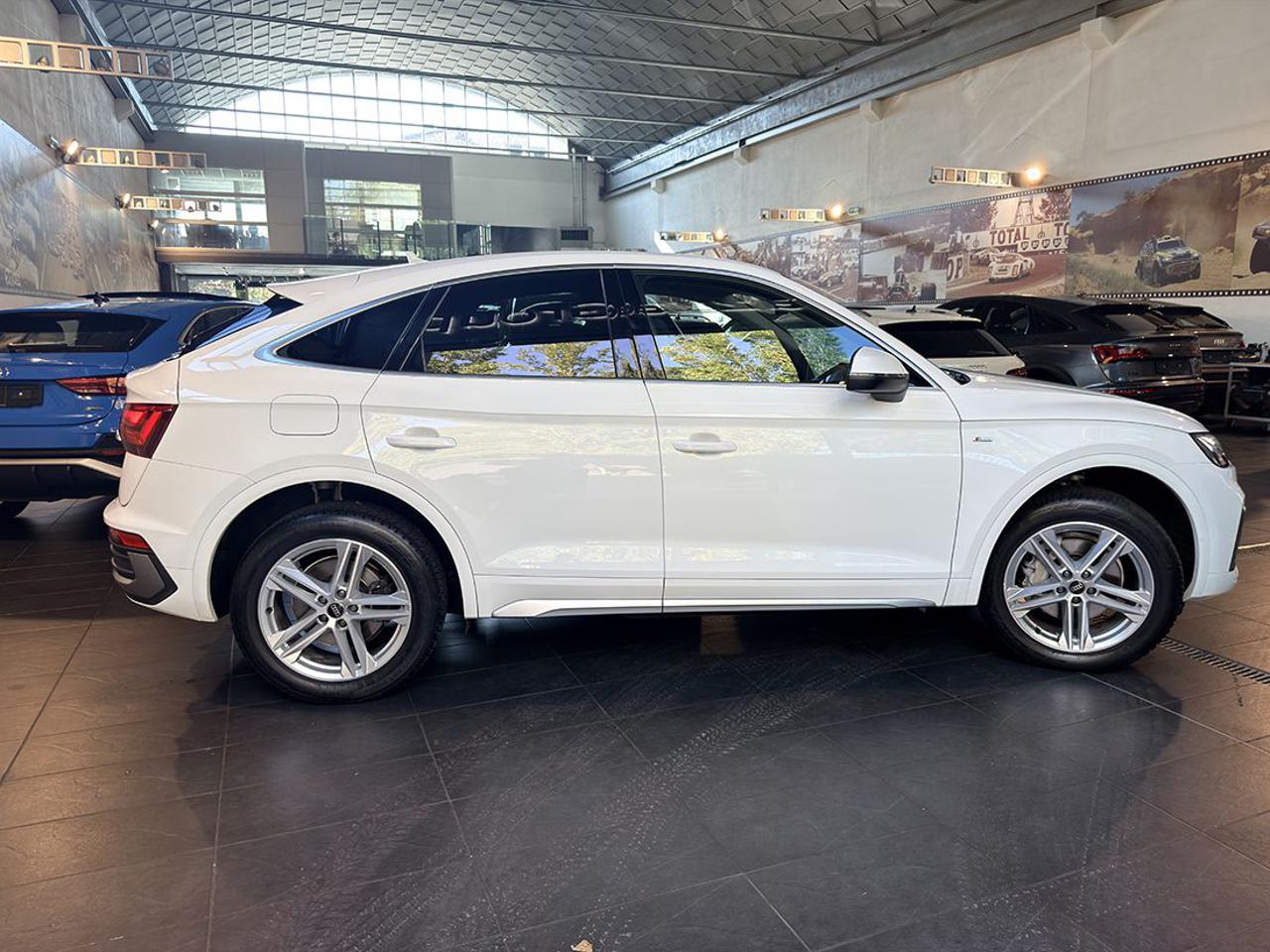 AUDI Q5 40 TFSI Sportback Quattro S-Tronic S-Line - 9