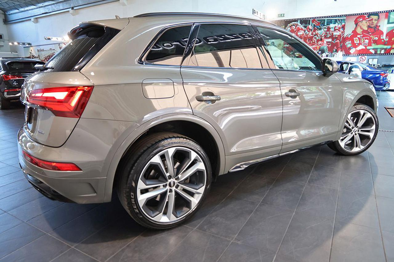 AUDI Q5 40 TDI Quattro S-Tronic S-Line Plus - 9