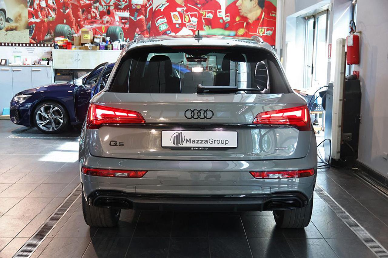 AUDI Q5 40 TDI Quattro S-Tronic S-Line Plus - 4