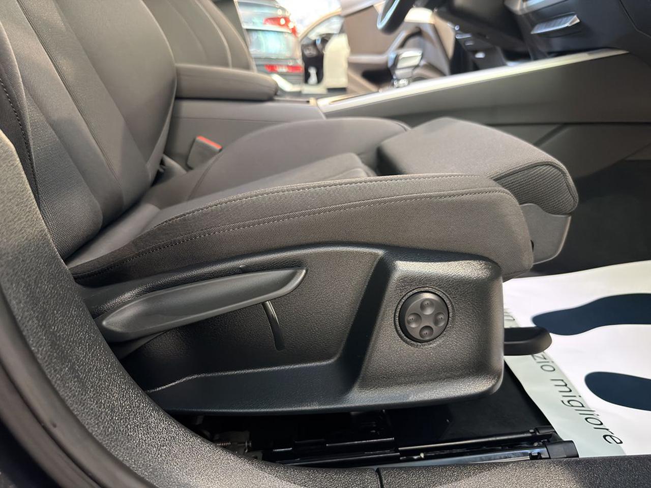 AUDI A4 35 TDI Avant S-Tronic S-Line - 41