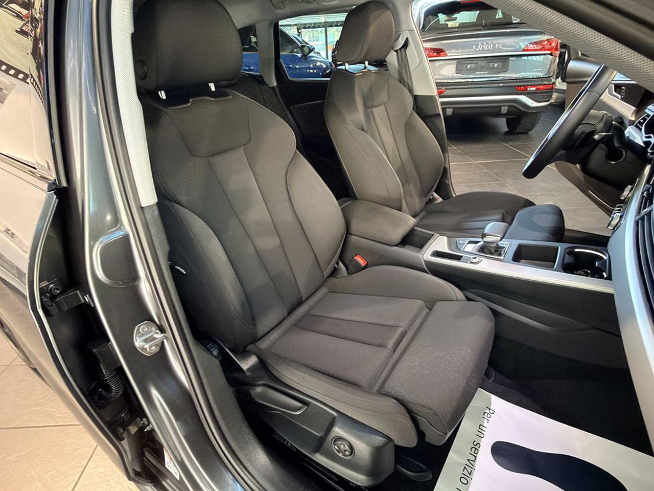 AUDI A4 35 TDI Avant S-Tronic S-Line - 18