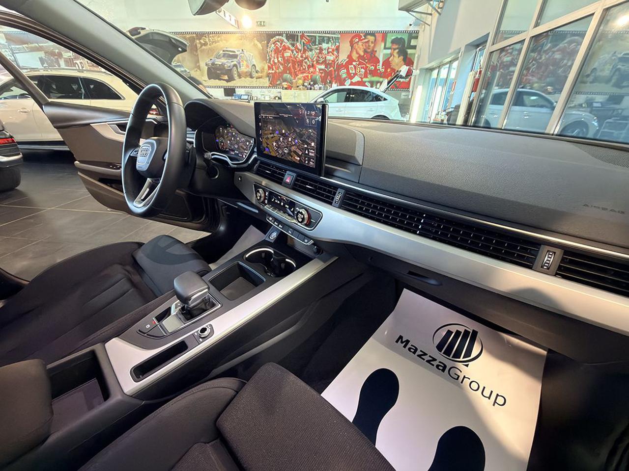 AUDI A4 35 TDI Avant S-Tronic S-Line - 36