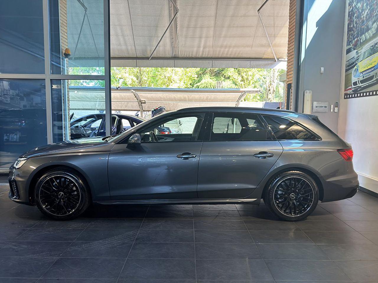 AUDI A4 35 TDI Avant S-Tronic S-Line - 3