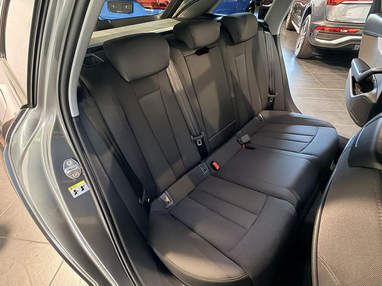 AUDI A4 35 TDI Avant S-Tronic S-Line - 20