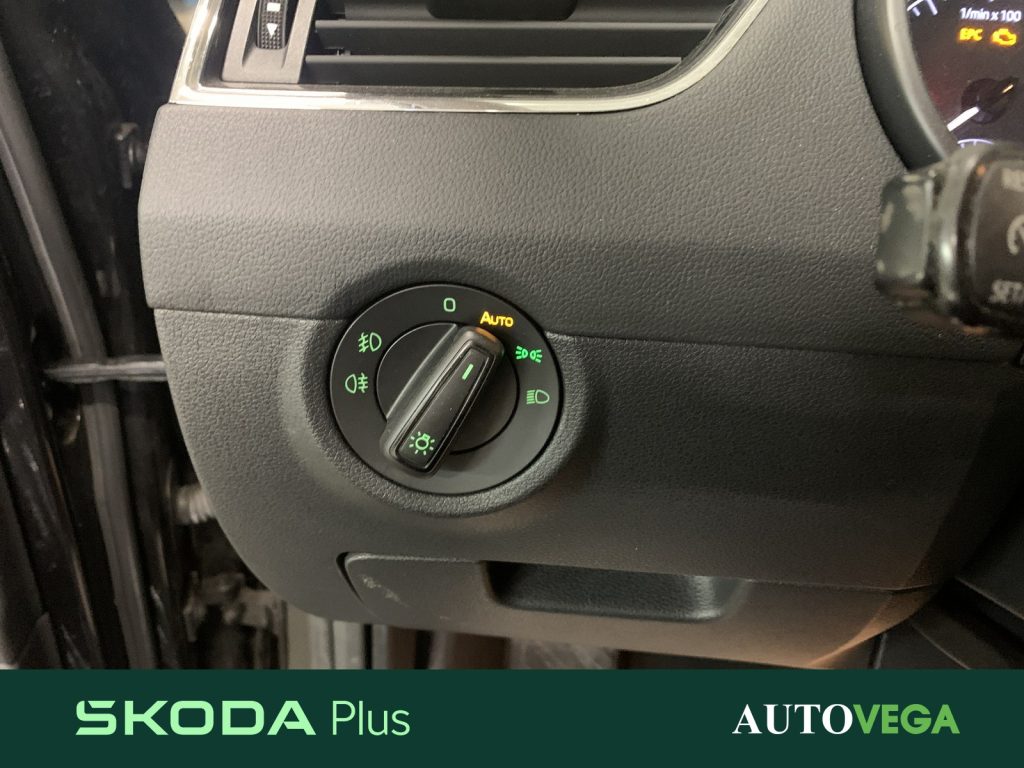 SKODA Octavia wagon 1.5 g-tec style 130cv dsg - 31