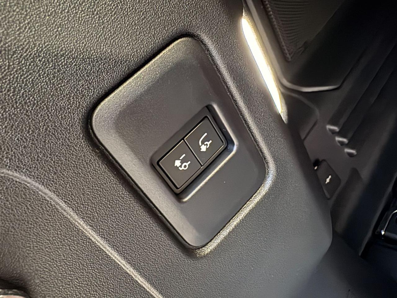 LAND ROVER Defender 110 3.0D I6 200 CV AWD Auto X-Dynamic SE TETTO PAN - 60
