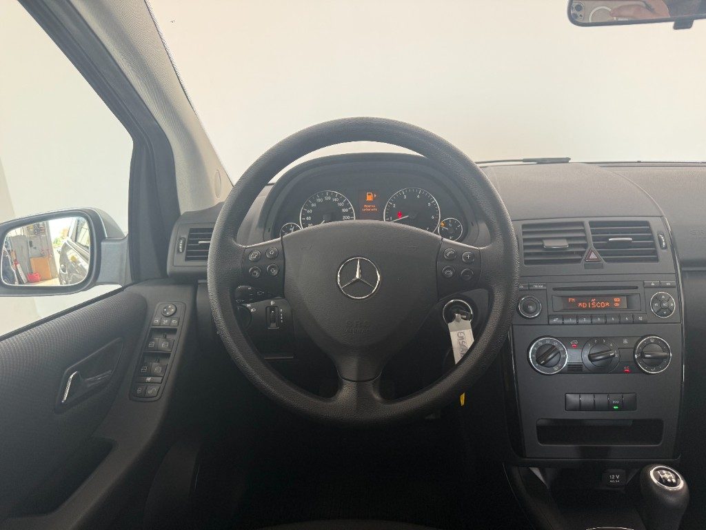MERCEDES-BENZ A 160 BlueEFFICIENCY Special Edition Sport - 11