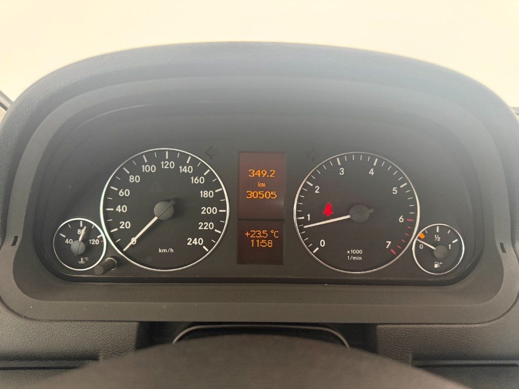 MERCEDES-BENZ A 160 BlueEFFICIENCY Special Edition Sport - 19