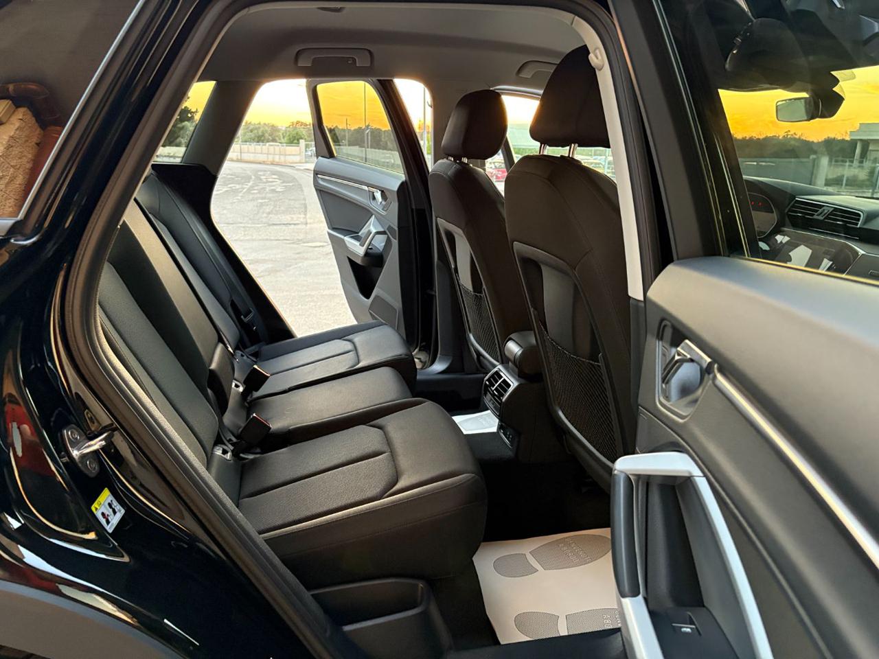 AUDI Q3 35 TDI 150 CV S tronic Business FARI FULL LED - 11