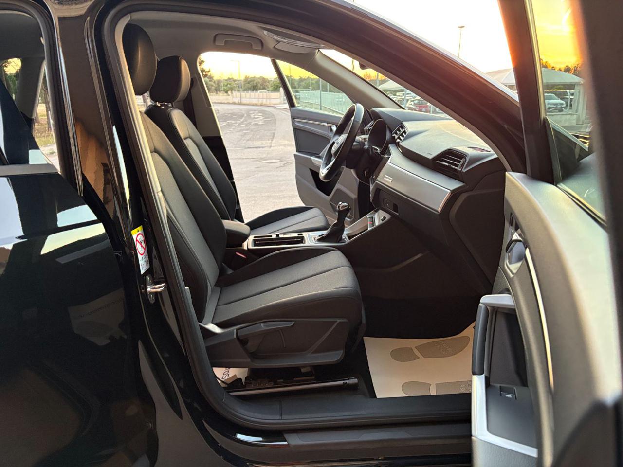 AUDI Q3 35 TDI 150 CV S tronic Business FARI FULL LED - 9