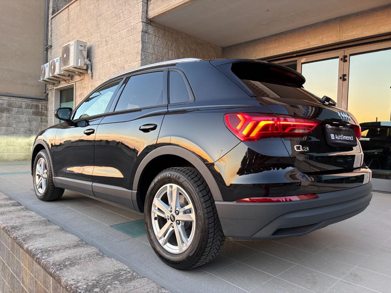 AUDI Q3 35 TDI 150 CV S tronic Business FARI FULL LED - 8