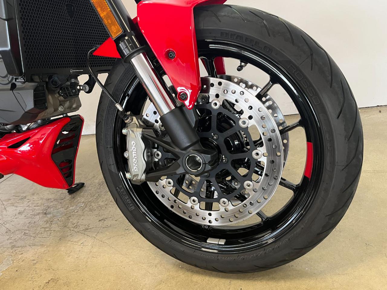 DUCATI Monster 937 PLUS RED - 4