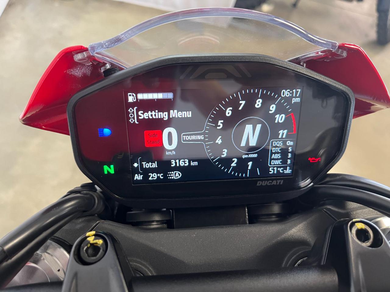 DUCATI Monster 937 PLUS RED - 13