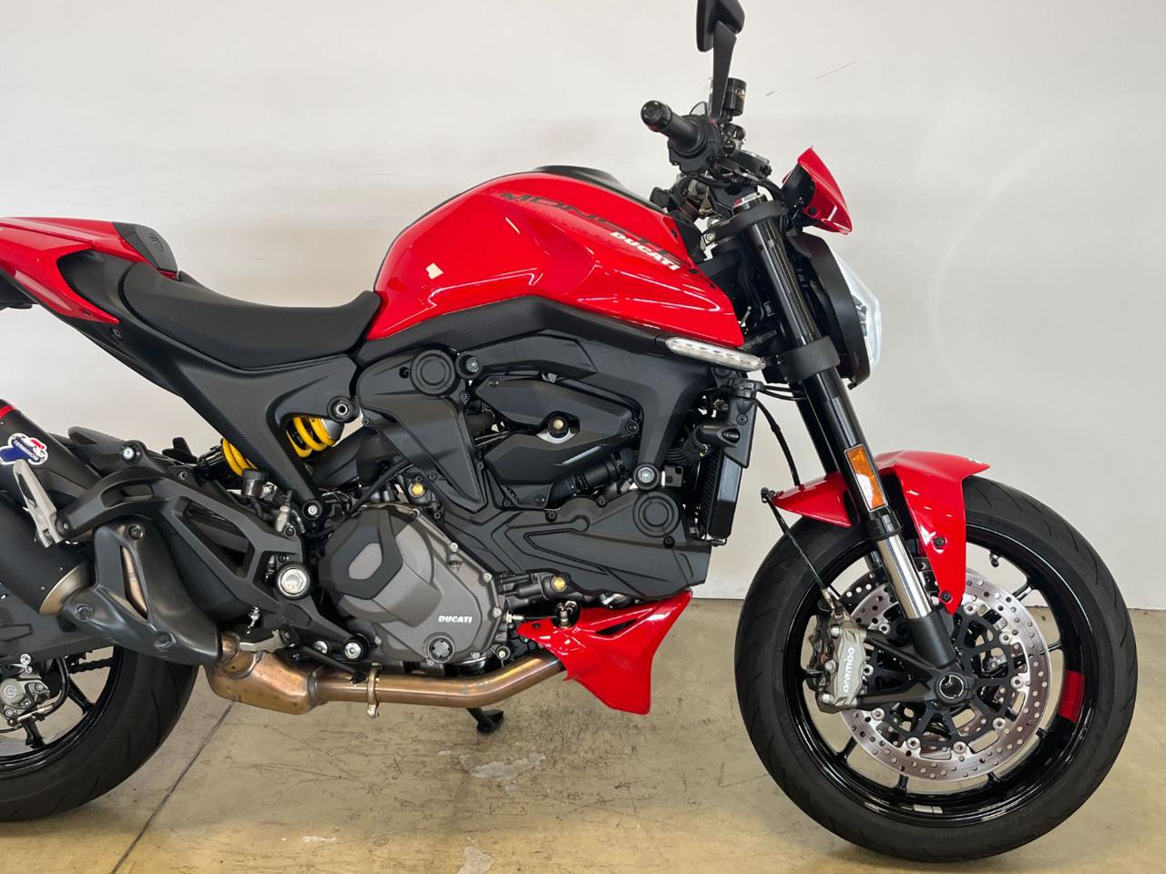 DUCATI Monster 937 PLUS RED - 5