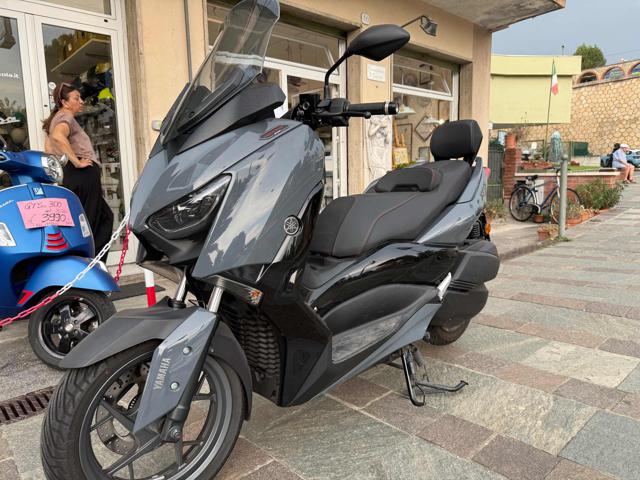 YAMAHA X-MAX 300 Nero pastello