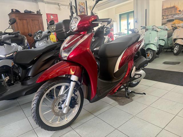 HONDA SH 125 Rosso metallizzato