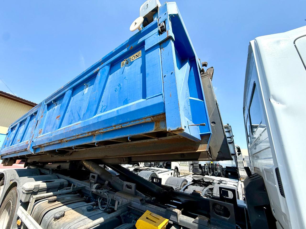 MERCEDES-BENZ AXOR 2533 - 8