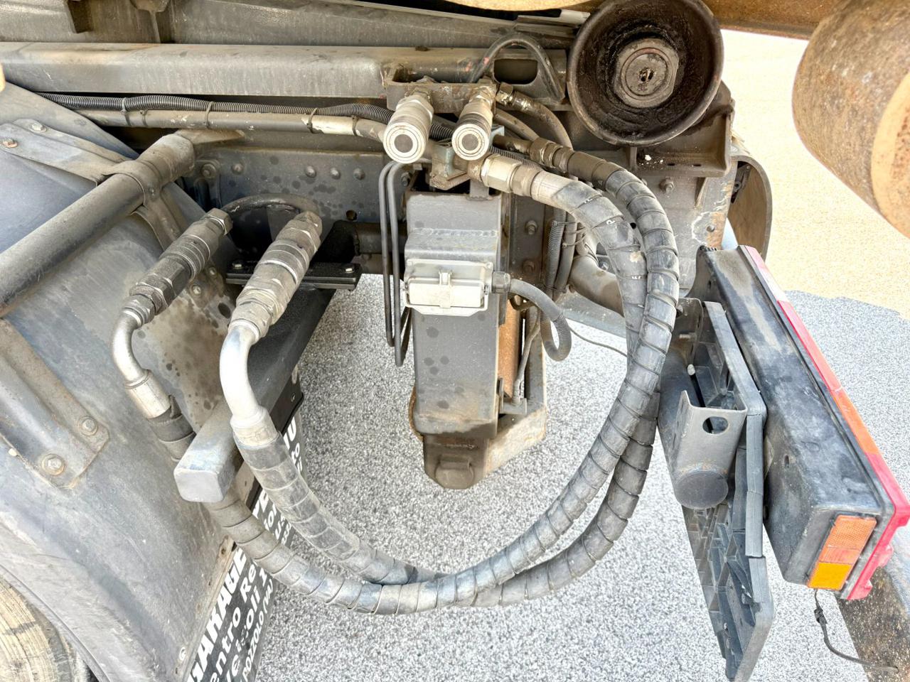 MERCEDES-BENZ AXOR 2533 - 7