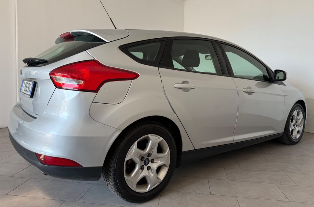 FORD Focus 1.6 120 CV GPL Titanium - 6