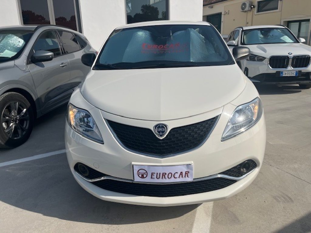 LANCIA Ypsilon 1.2 69 CV 5 porte Silver - 2