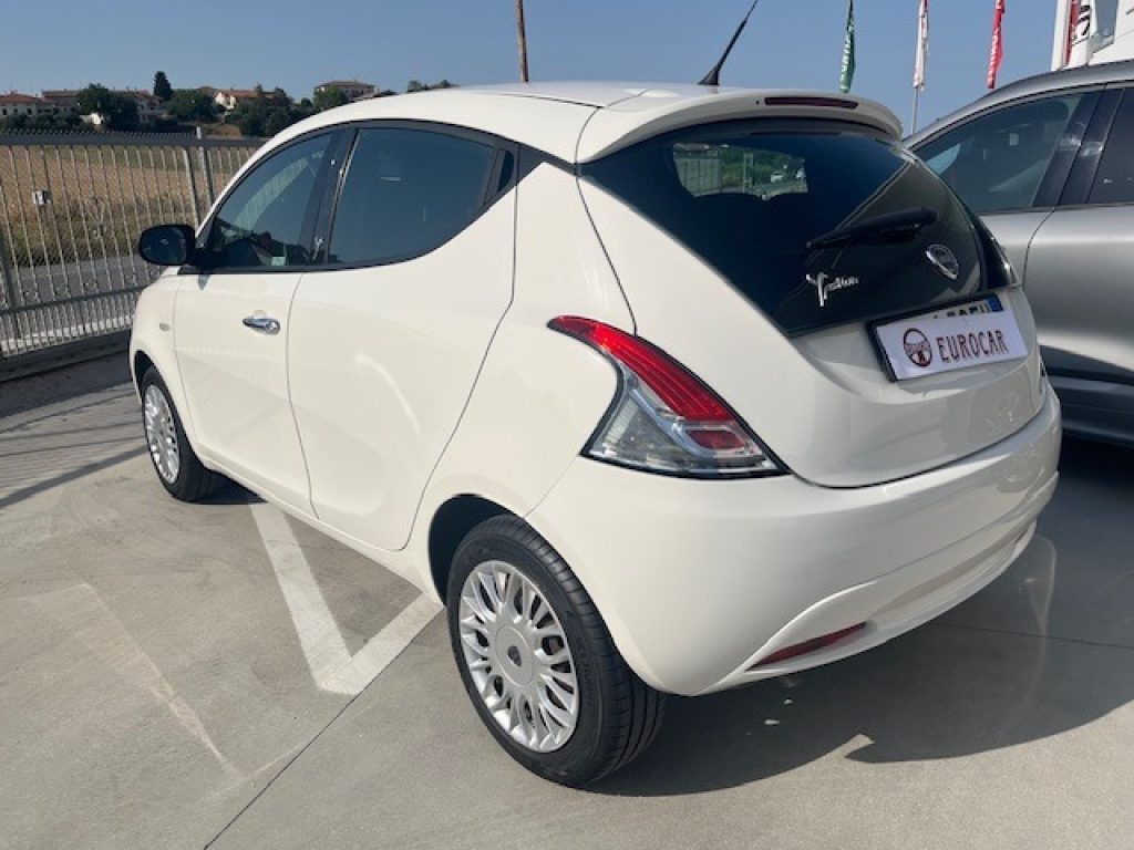LANCIA Ypsilon 1.2 69 CV 5 porte Silver - 6