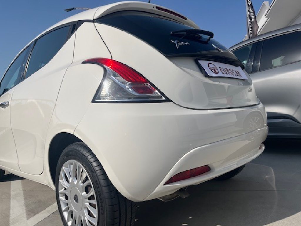 LANCIA Ypsilon 1.2 69 CV 5 porte Silver - 9