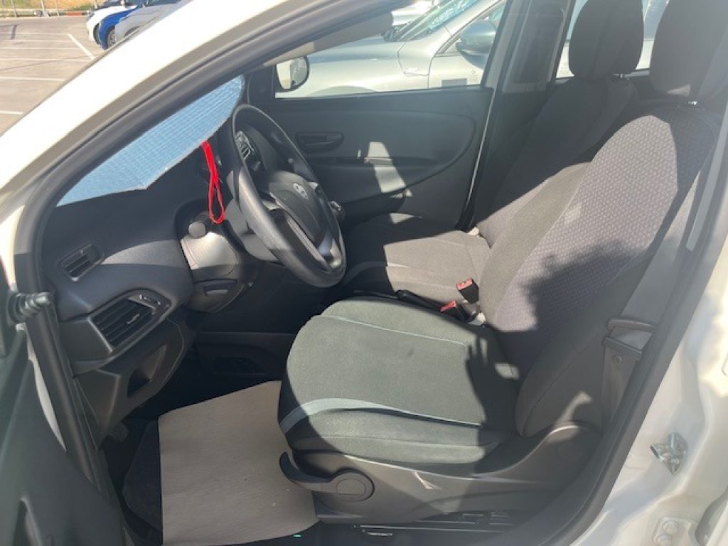LANCIA Ypsilon 1.2 69 CV 5 porte Silver - 10