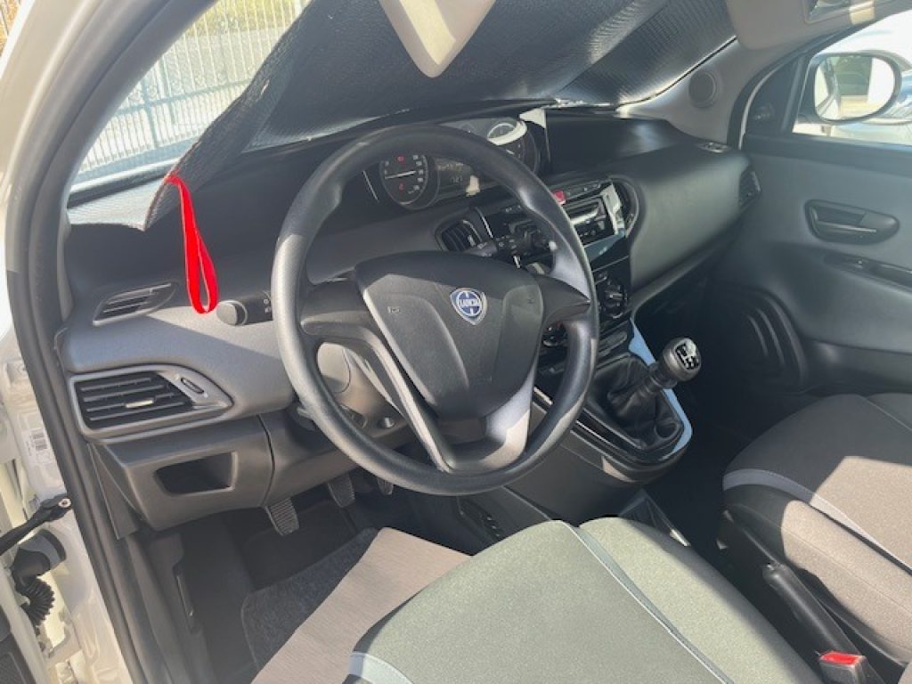 LANCIA Ypsilon 1.2 69 CV 5 porte Silver - 11