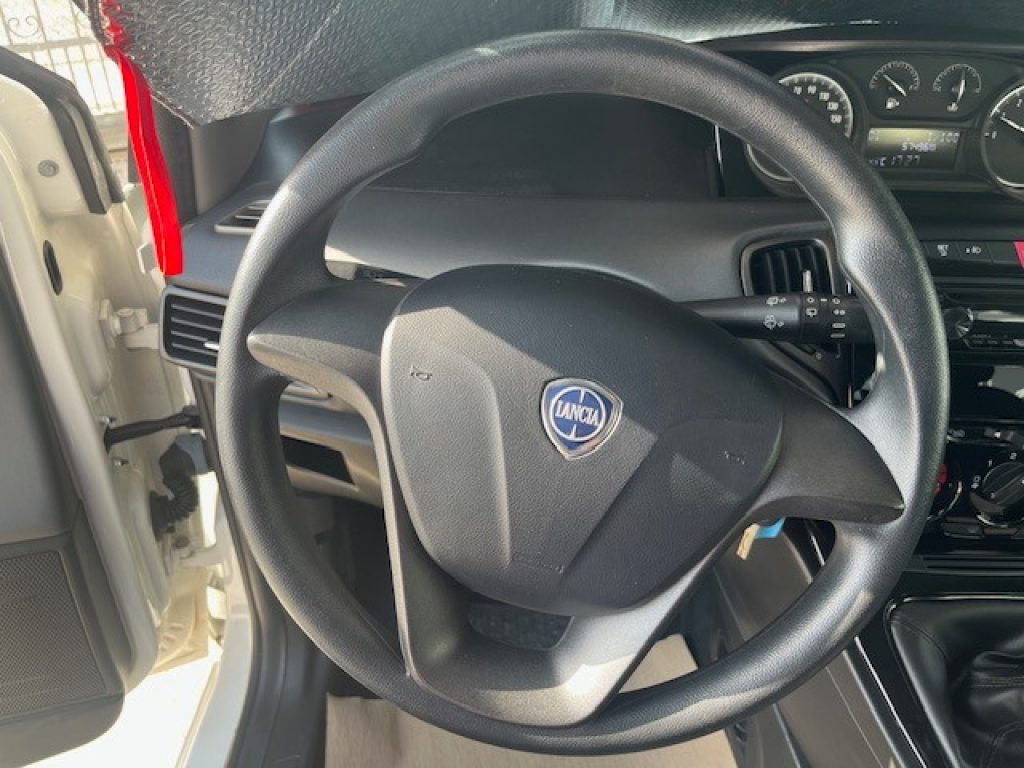 LANCIA Ypsilon 1.2 69 CV 5 porte Silver - 12