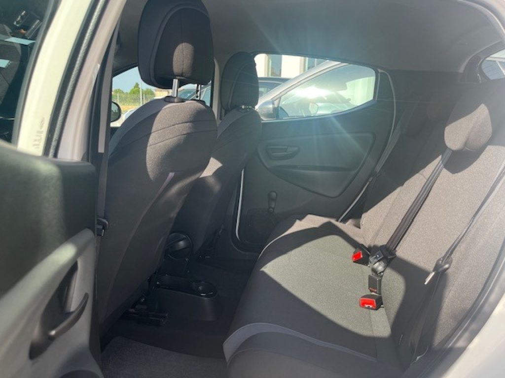 LANCIA Ypsilon 1.2 69 CV 5 porte Silver - 16