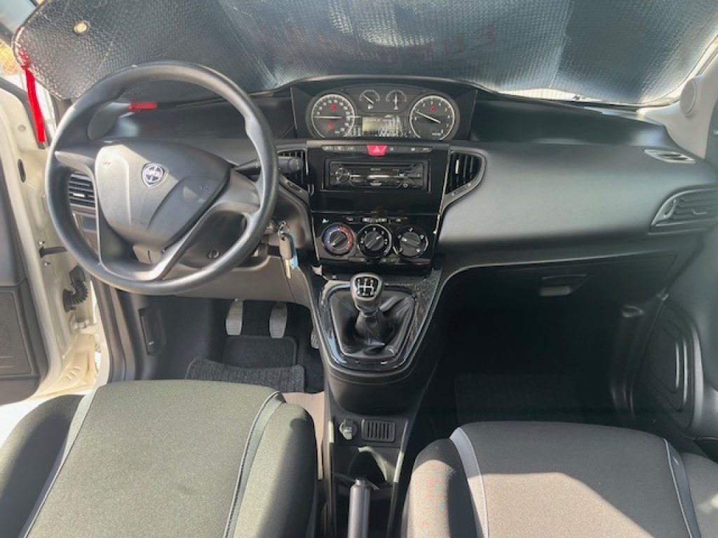 LANCIA Ypsilon 1.2 69 CV 5 porte Silver - 20