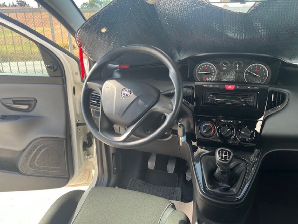 LANCIA Ypsilon 1.2 69 CV 5 porte Silver - 22