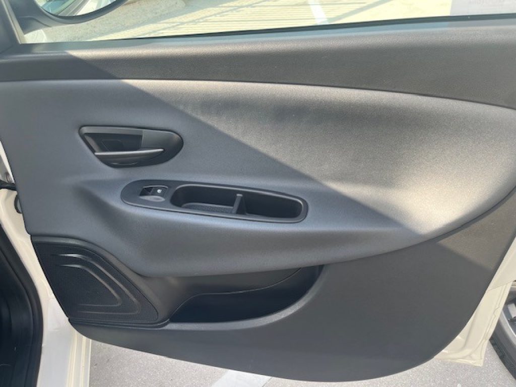 LANCIA Ypsilon 1.2 69 CV 5 porte Silver - 26